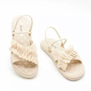 Women's Ruffle Soft Beautiful Sandals Anti Slip Water Resistant Beige